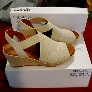 Sonoma Vitalize Wedges Size 7